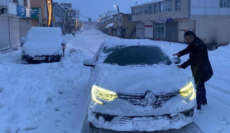 Karlıova`da 40 köy yolu ulaşıma kapandı