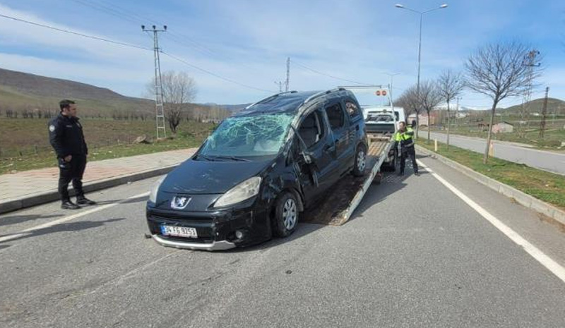 Bingöl`de trafik kazası: 5 yaralı