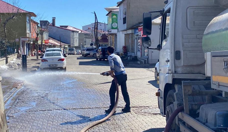 Karlıova`da kış bitti, bahar temizliği başladı