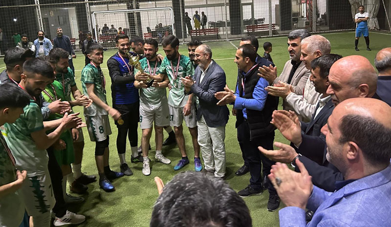 Şampiyonluk kupası Gözeler`in
