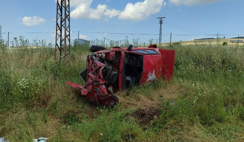 Sürücü kontrolü kaybetti! 1 ölü 2 yaralı