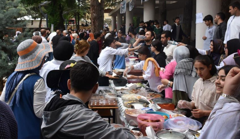 Tencereler Gazze için kaynadı, halk ilgisiz kalmadı