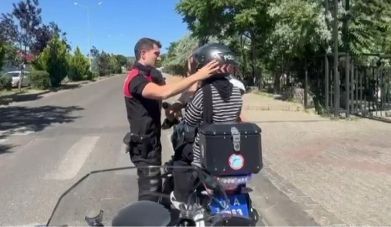 Bingöl LGS`ye giren öğrencinin imdadına Yunus polisleri yetişti