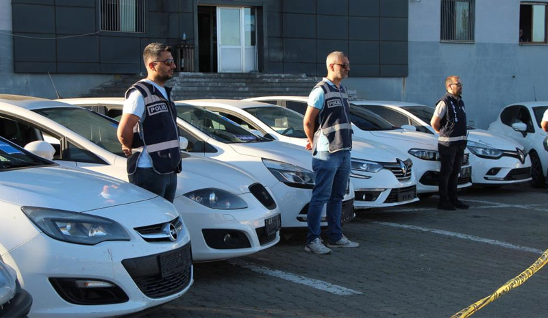 Oto hırsızlarına şafak operasyonu: 21 Gözaltı
