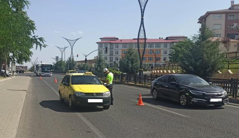 Bingöl`de trafik denetimleri sürüyor