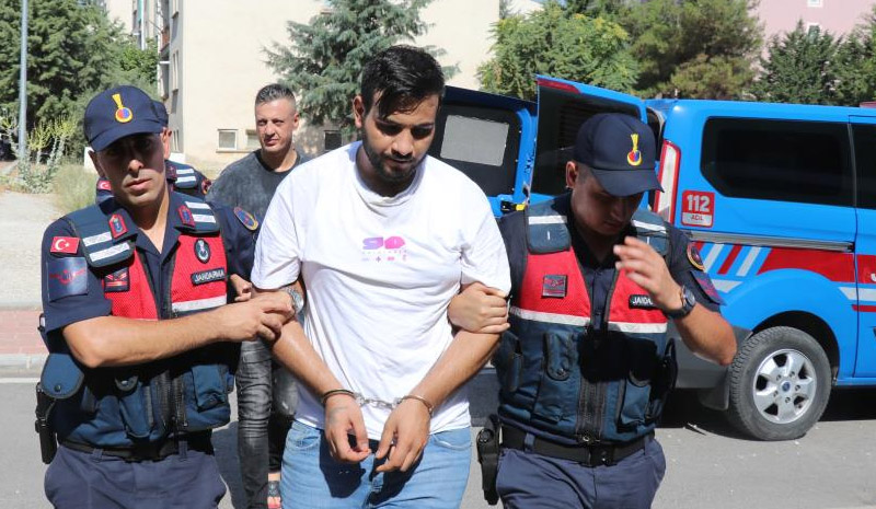 `Binbir surat` dolandırıcı son işinde yakalandı