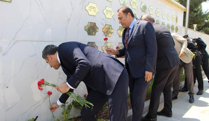 Bingöl`de 15 Temmuz nedeniyle şehitlik anıtı ziyareti