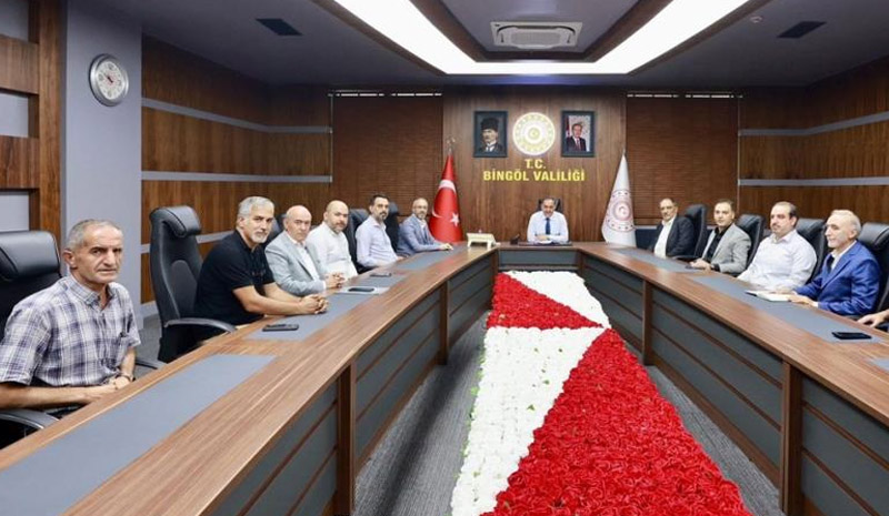 Bingöl Kent Konseyi`nden Vali Usta`ya ziyaret
