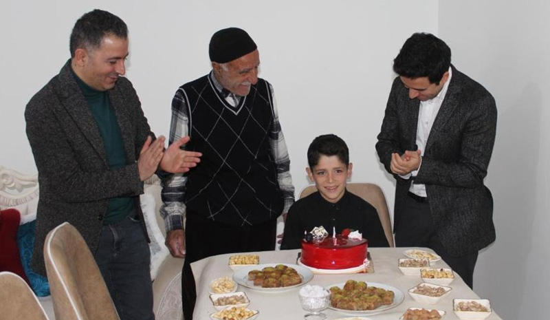 Bingöl`de şehit çocuğuna doğum günü sürprizi