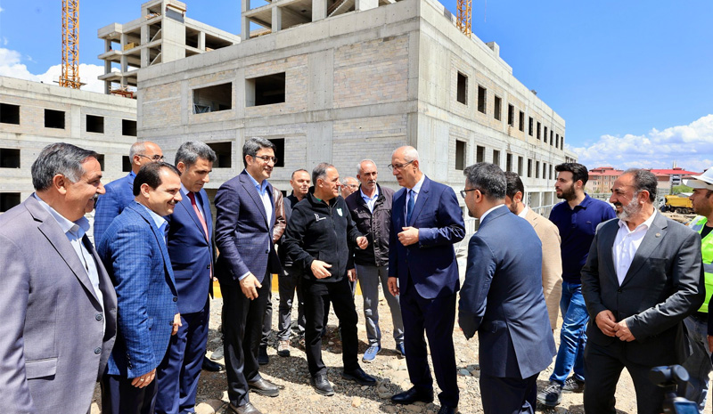 Yeni hastane binası inşaatını incelediler!
