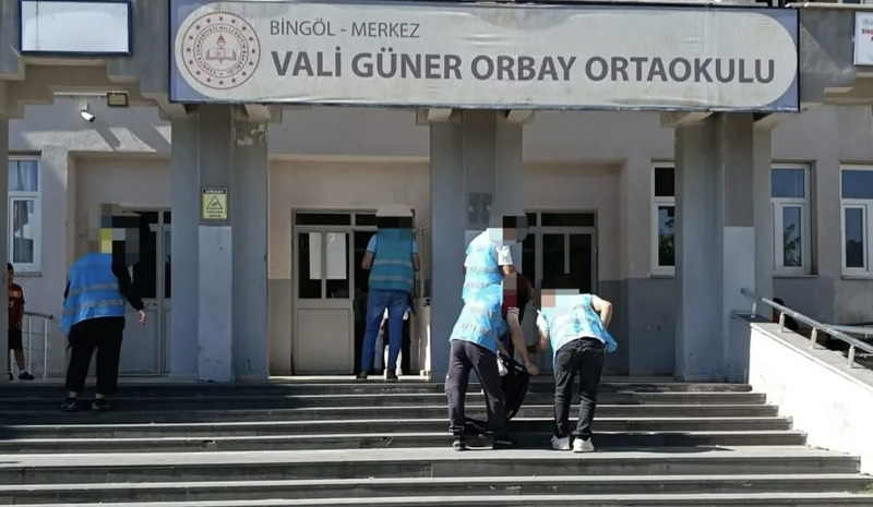 Bingöl`de yükümlüler okulları yeni eğitim yılına hazırlıyor