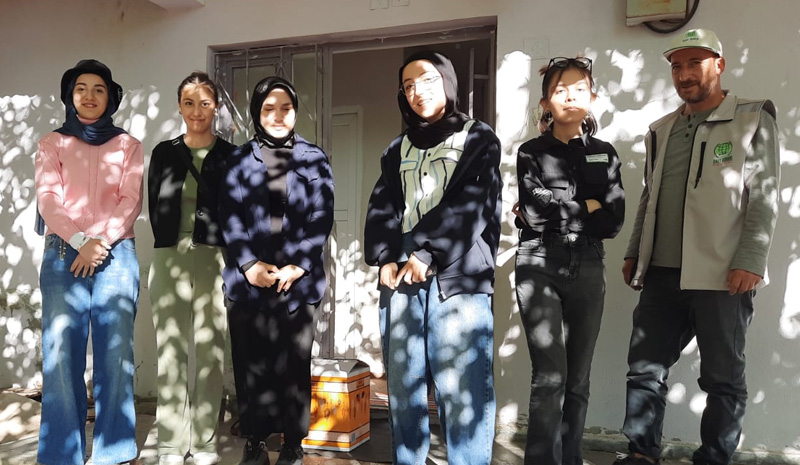 Bingöl`de liseli gençlerden örnek davranış