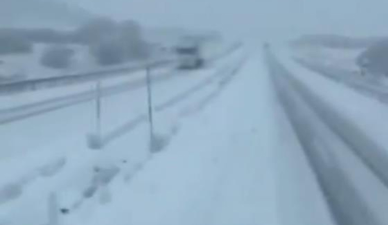 Bingöl`de sürücüler kara hazırlıksız yakalandı