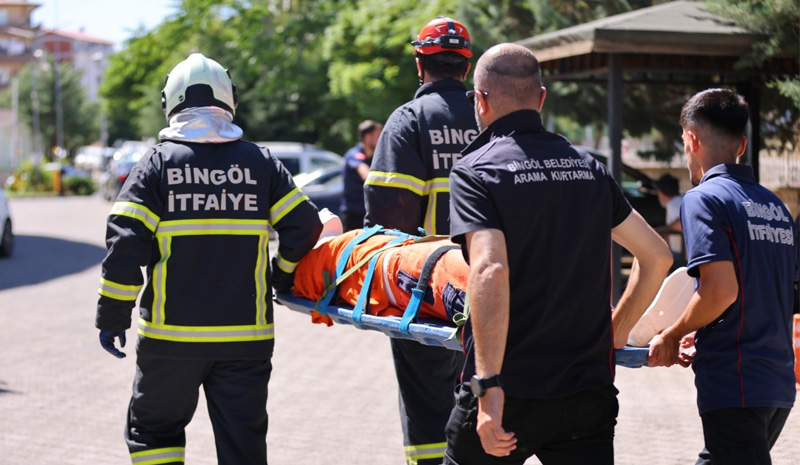 Bingöl İtfaiyesi 2025`te 500`e Yakın Olaya Müdahale Etti