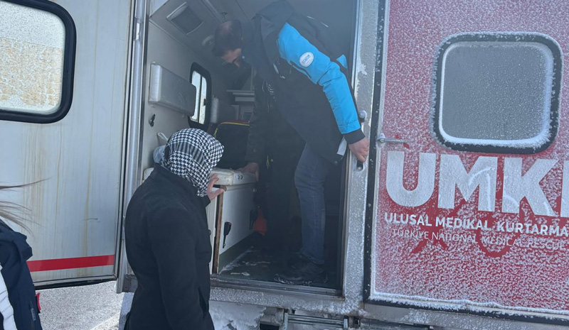 Bingöl`de KOAH hastası UMKE operasyonuyla hastaneye ulaştırıldı