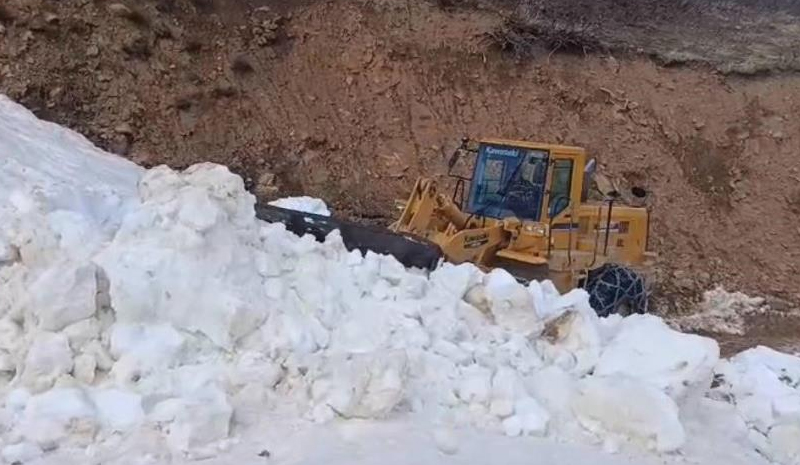Bingöl`de Özel İdare Ekipleri Zorlu Mesaisini Sürdürüyor