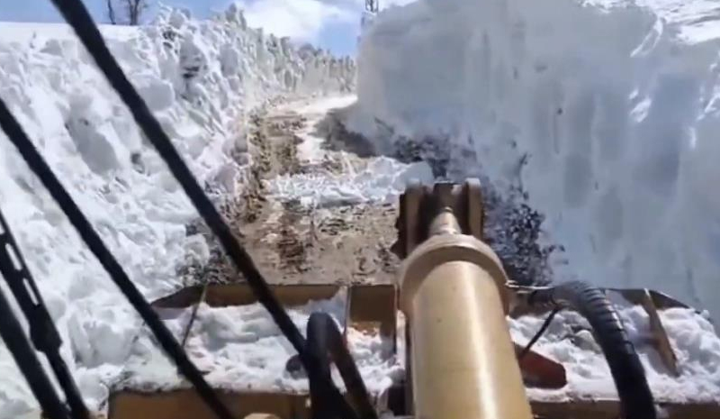 Bingöl`de karla mücadele çalışmaları sürüyor