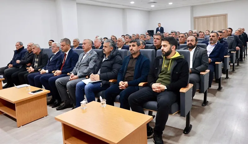 Vali Çelik, Köy Muhtarlarının Sorunlarını Dinledi