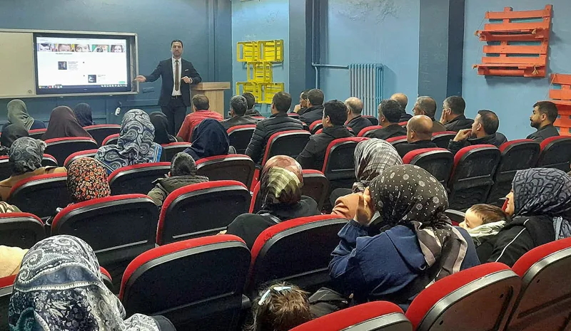 Güveçli`de Öğrenci Güvenliği İçin Okul-Aile Buluşması