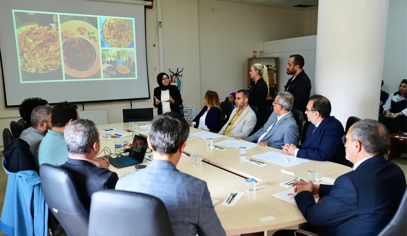 Bingöl Üniversitesi`nde Hotkat/Heftkat Böreği ve Bingöl Arı Poleni Projeleri Tanıtıldı