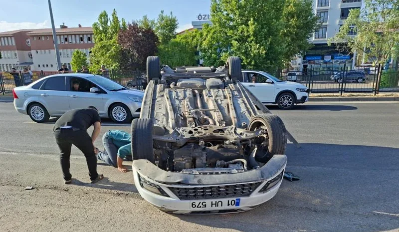 Bingöl`de kaza! Otomobil ters döndü: 3 yaralı