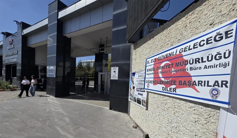 Bingöl Üniversitesi`nde 5 bin kişiye terörle mücadele bilgilendirmesi