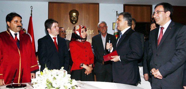 Abdullah gül, bingöl`de nikah şahidi oldu