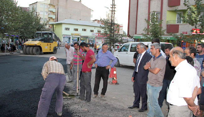 Asfalt çalışmaları devam ediyor