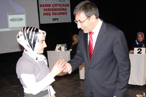 Bakan yılmaz, `kadın çiftçiler yarışıyor` programına katıldı