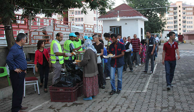 Beşir derneği`nden 500 kişilik iftar