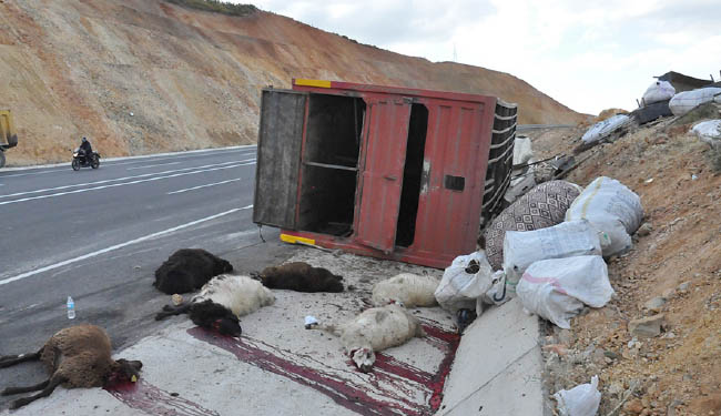 Bingöl`de kaza: 3 yaralı