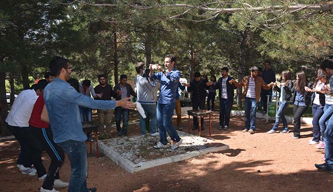 Bingöllü öğrenciler piknikte bir araya geldi