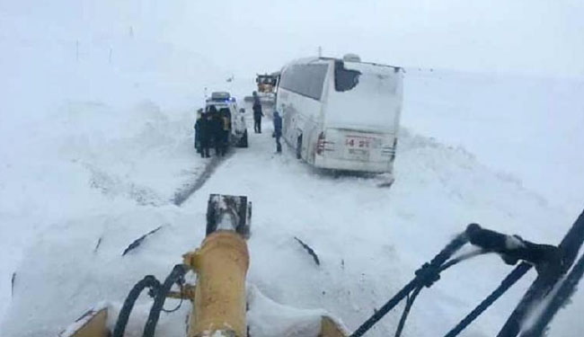 Bu yola dikkat! çığ düşebilir