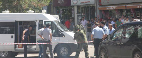 Genç caddesi`nde şüpheli çanta alarmı