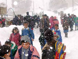 Karlıova`da eğitime kar engeli