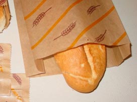 Kese kağıdı getirene ekmek bedava