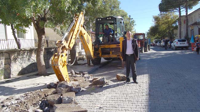 Kiğı`da kaldırımlar yenilendi