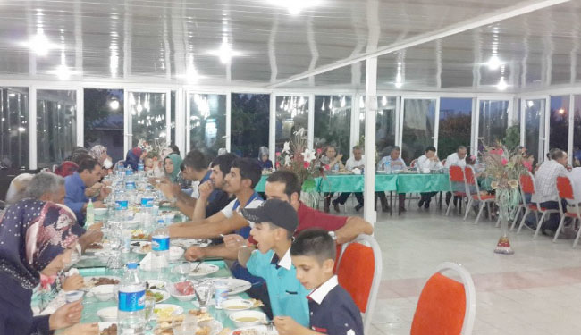 Koruyucu aileler iftarda buluştu