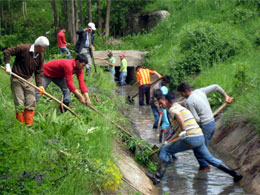 Köylülerin kanal çilesi