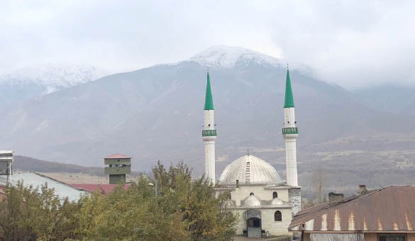 Mevsimin ilk karı düştü