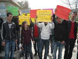 Ösym protesto edildi