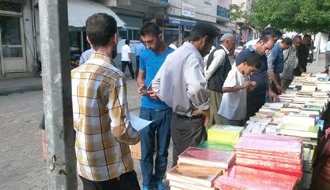 Solhan`da ilk kez islami kitap fuarı açıldı