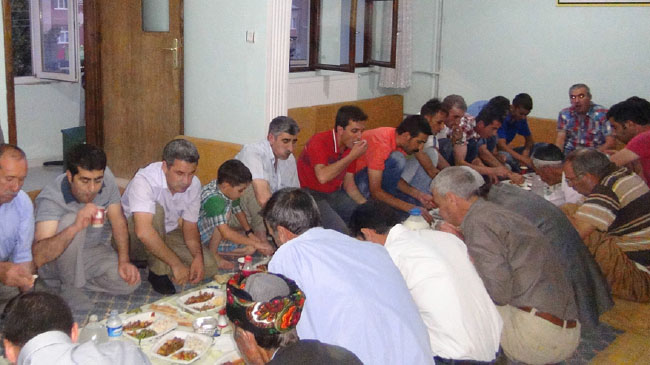 Stk`lar iftarda buluştu