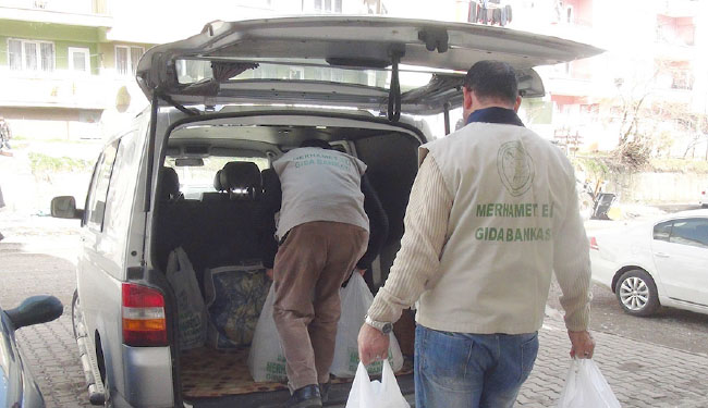 Suriyeli ailelere merhamet eli uzandı