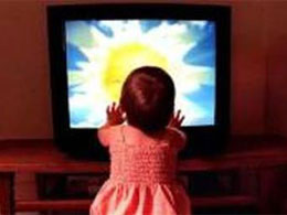 Üzerine tv düşen çocuk öldü