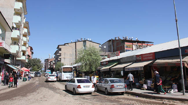 Yol ve kaldırımlar işgal altında!