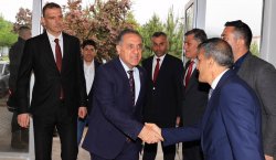 Vali Usta`dan yeni müdürlere mesajlı tavsiye!