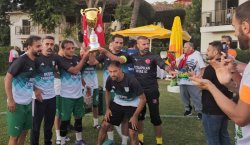 Bingöl master takımı kupayla döndü