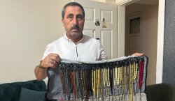 35 yıllık tespih koleksiyonunu Gazze için satışa çıkardı