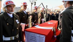 Hayatını kaybeden Uzman Çavuş Arı, son yolculuğuna uğurlandı